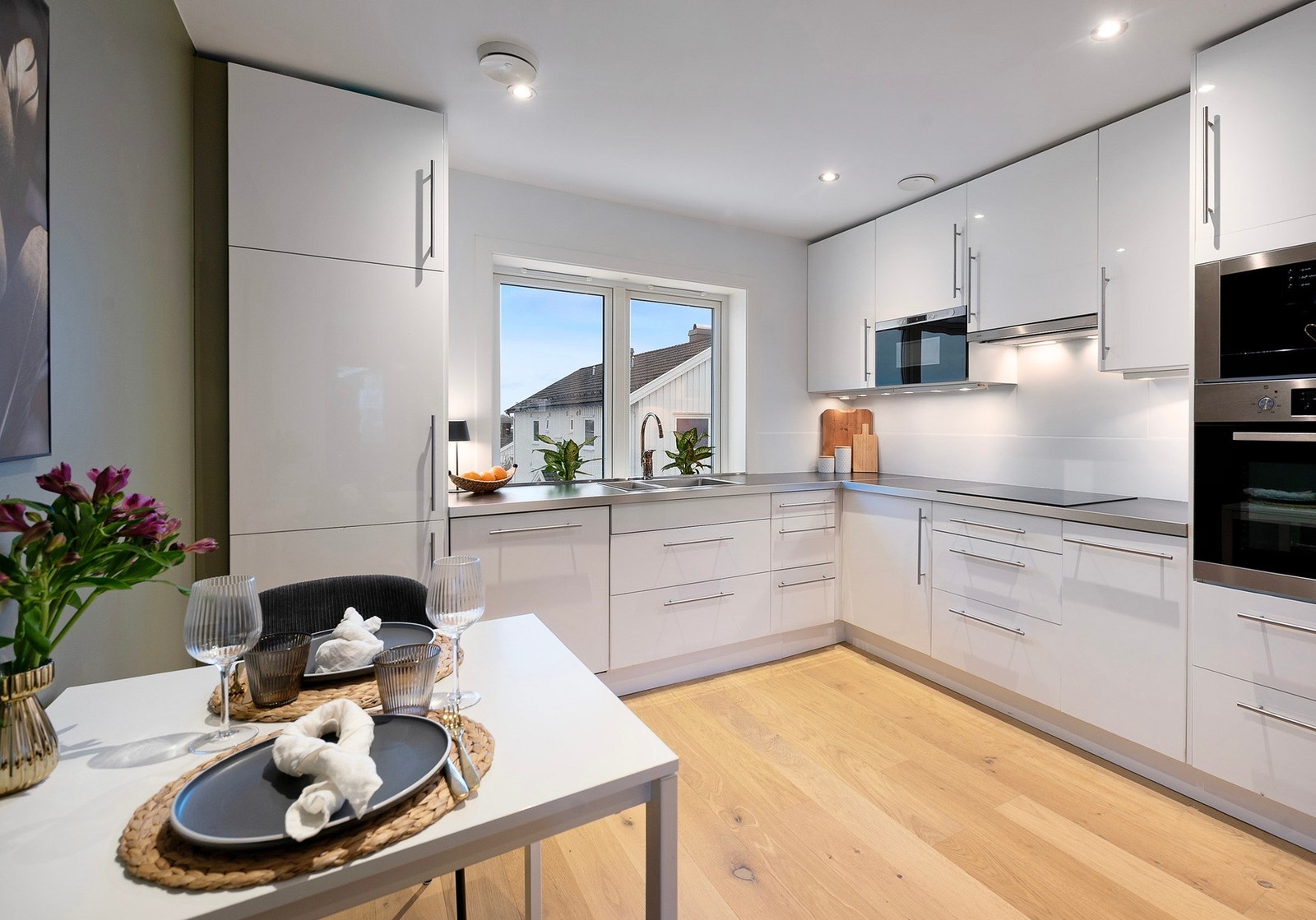 Flotte arbeidssoner. Galleribilde