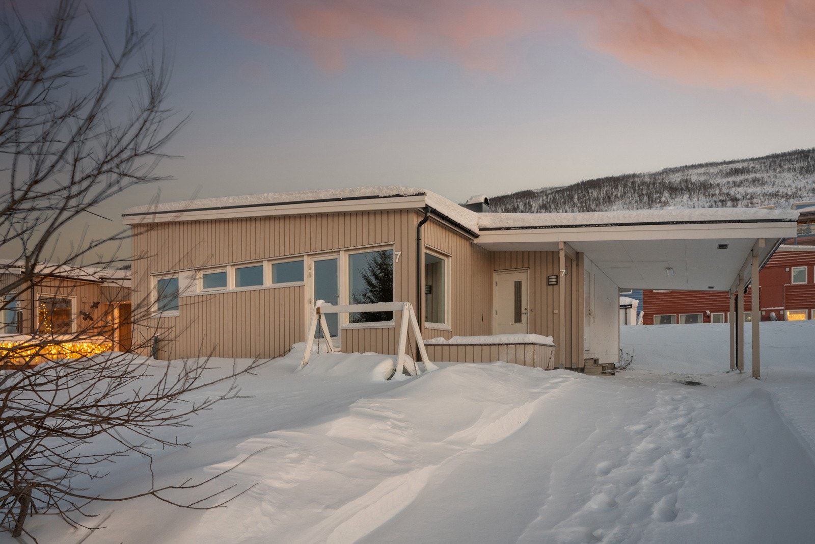 Velkommen til Glimmervegen 7 - presentert av Robin C. Lund!