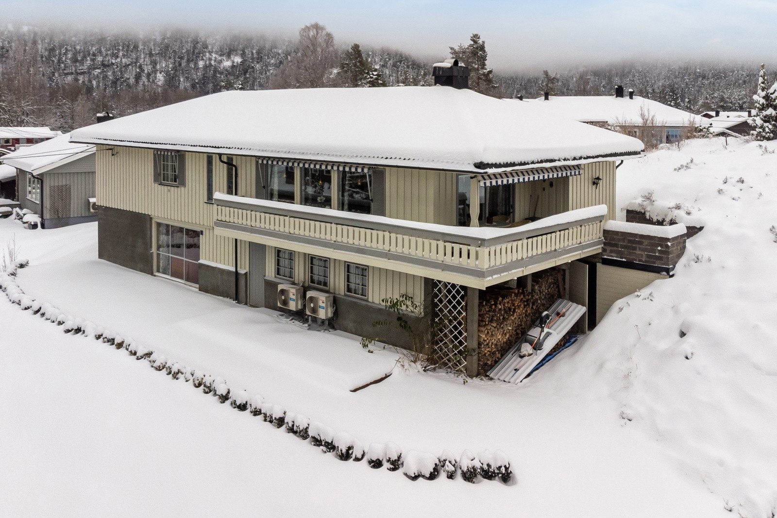 Romslig enebolig i et trygt, solrikt og rolig område. Kort til montesorri skole. Galleribilde