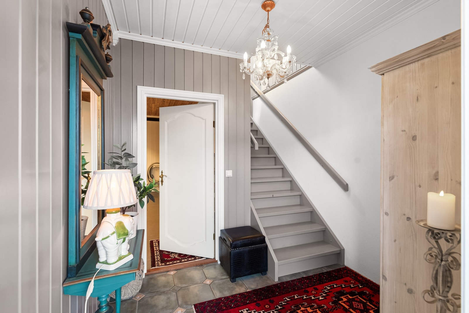 Adkomst direkte til dobbel garasje Galleribilde