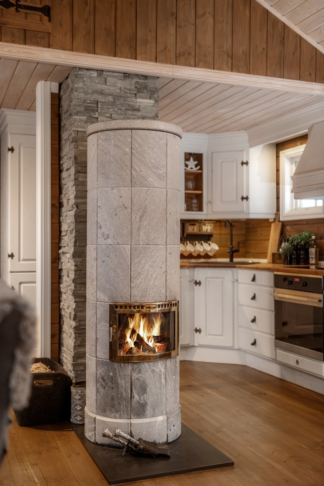 Lekker klebersteinspeis fra 2012 som gir god varme på kjølige dager. Galleribilde