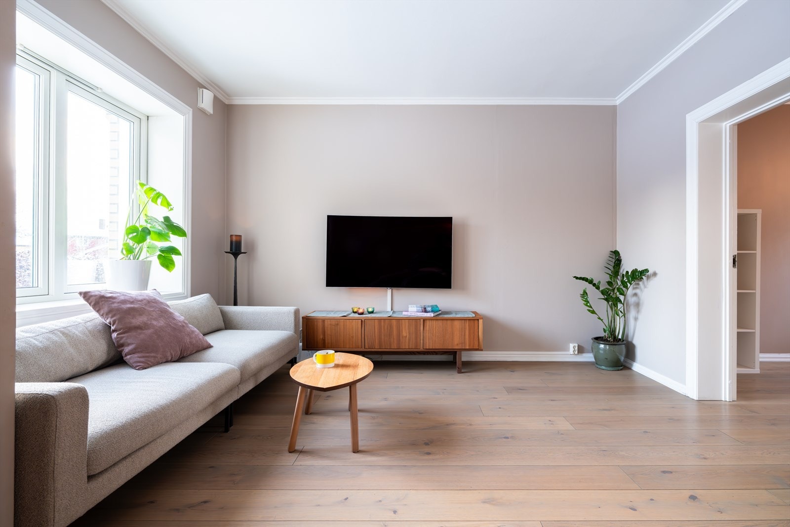 Dette er en lys og innbydende 3-roms andelsleilighet på Lille Ekeberg beliggende i hyggelige og grønne omgivelser. Galleribilde