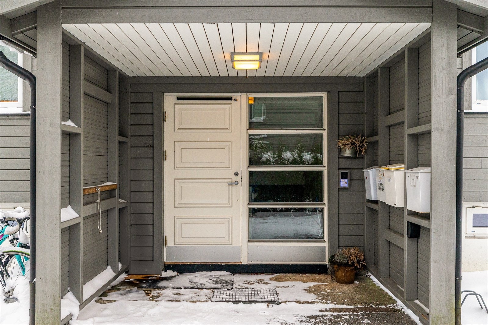 Inngangsparti. Galleribilde