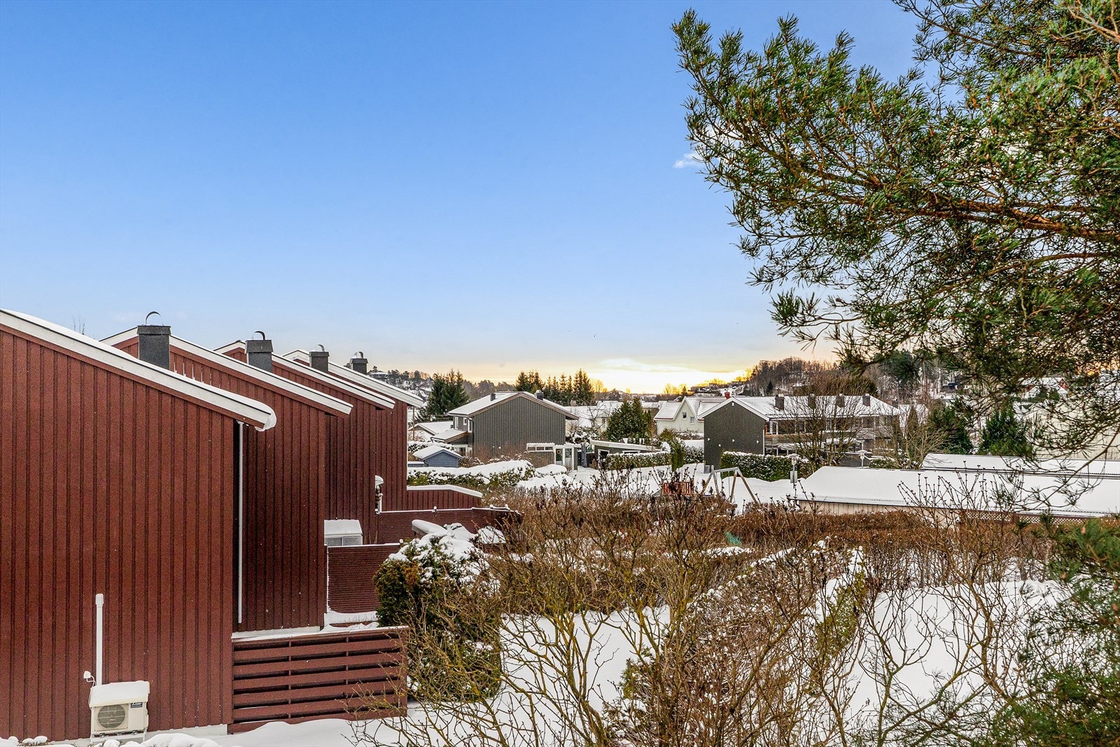 Solrik og usjenert beliggenhet i 2.etg. Galleribilde