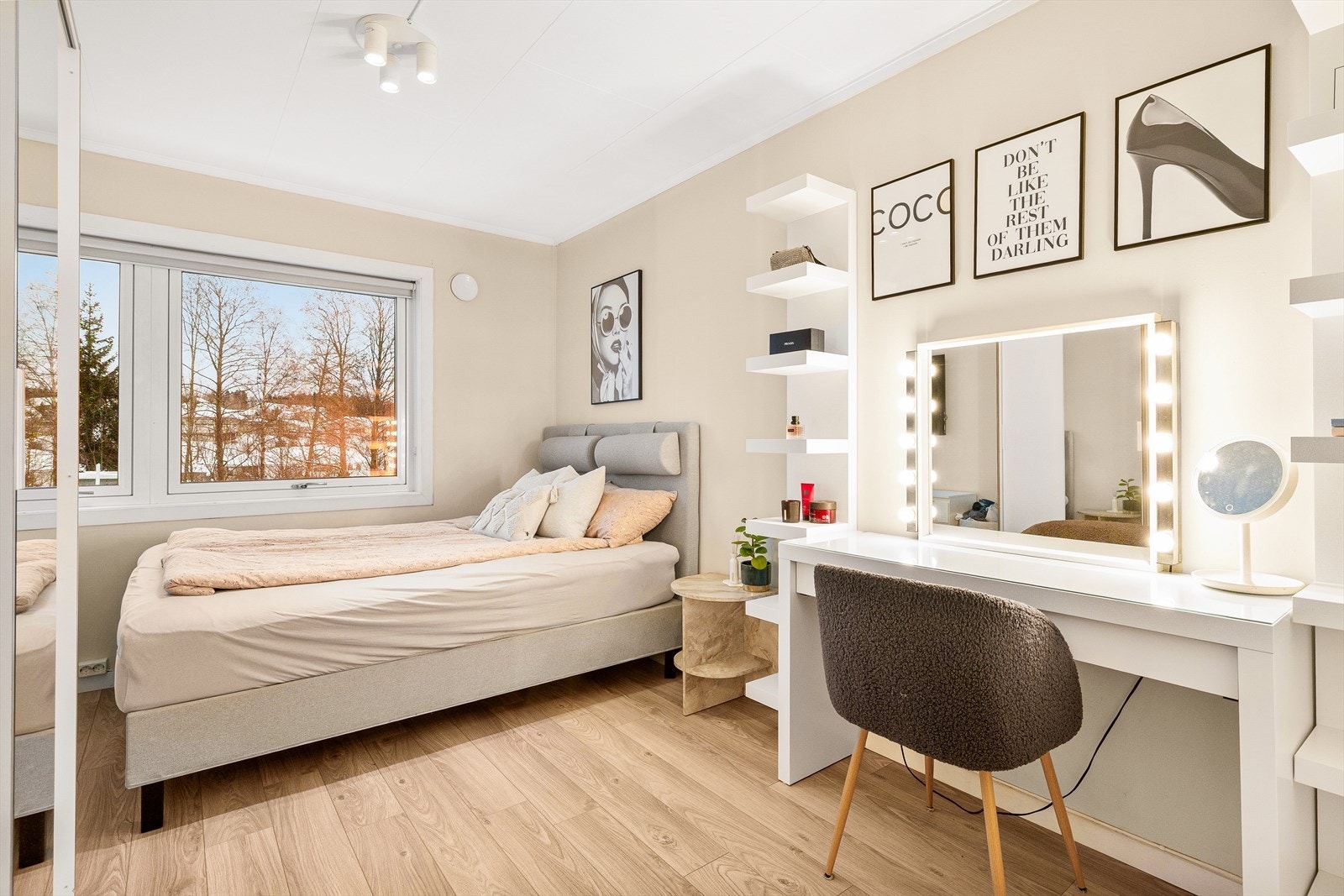 Leiligheten er innredet med tre delikate soverom. Galleribilde