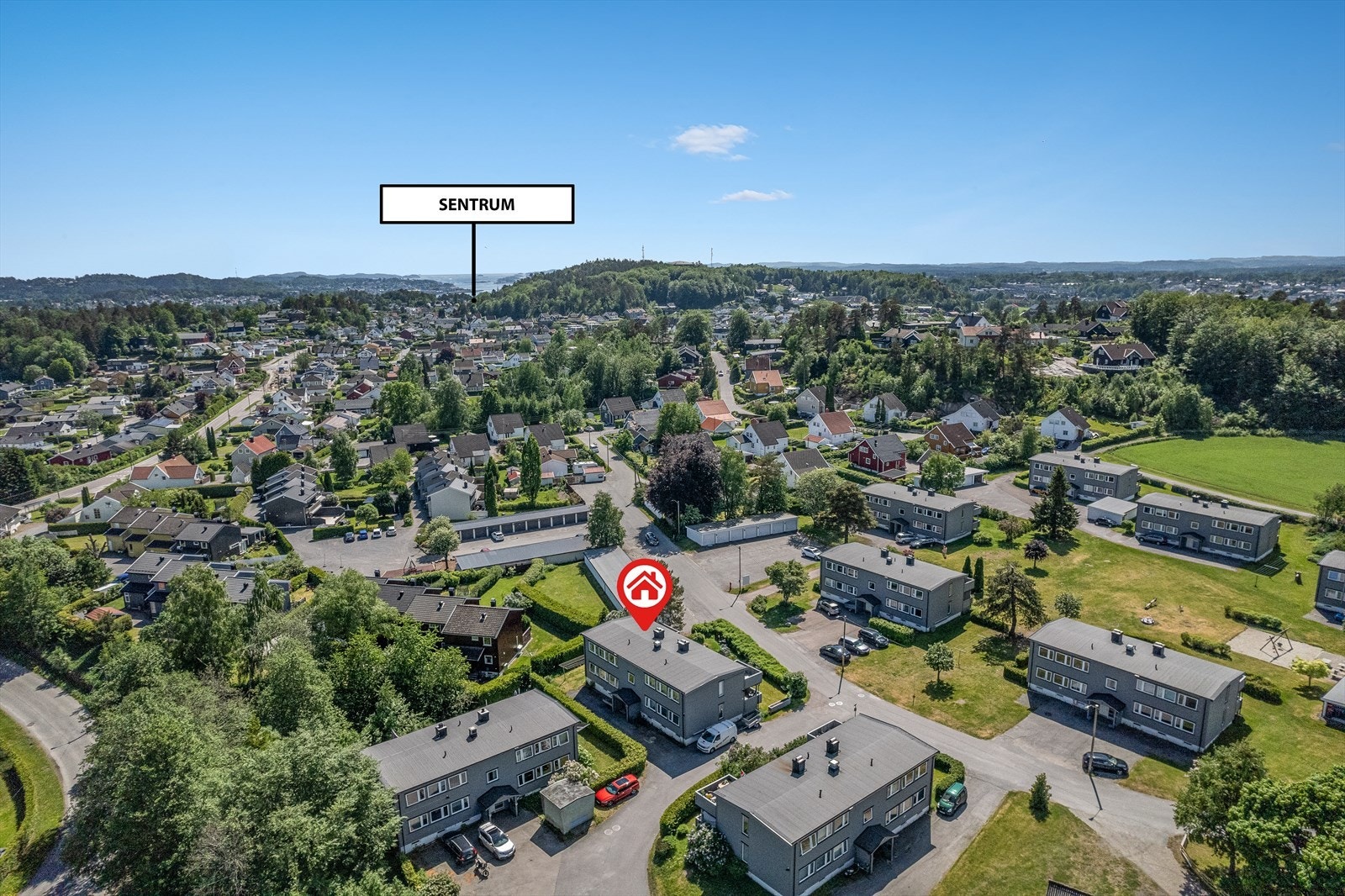 Åbol / Sommerro ligger ca 3 km. nord for sentrum, med nærhet til Breidablikk og Mosserød. Galleribilde