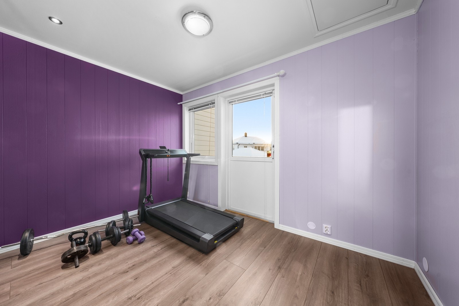 Utgang til balkong fra barnerom/gjesterom Galleribilde