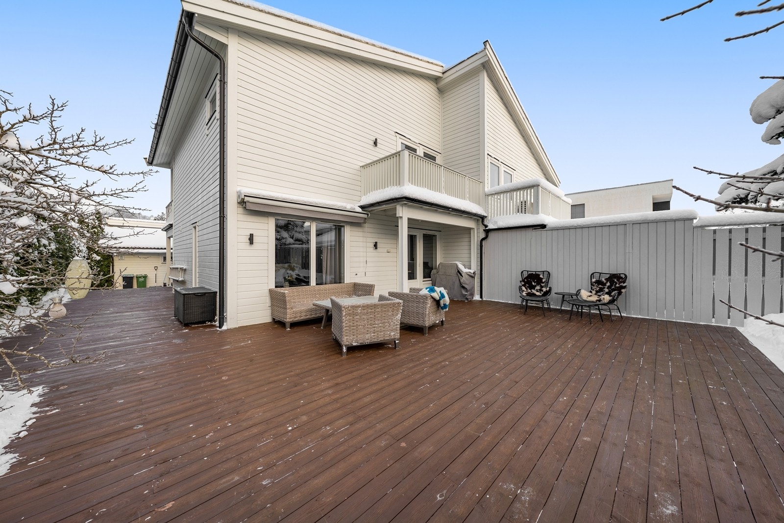 En lekker halvpart tomannsbolig med nydelige uteplasser Galleribilde