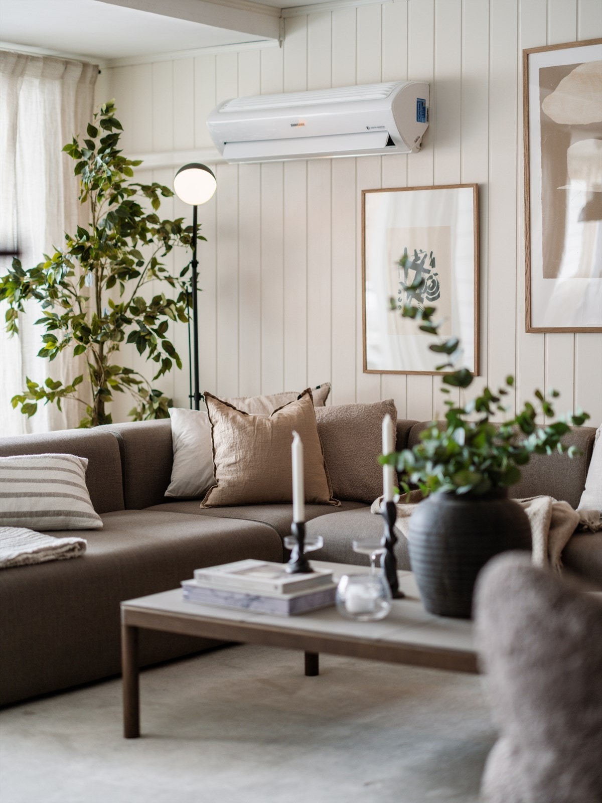 Det er installert luft til luft varmepumpe som kommer godt med på kalde dager Galleribilde