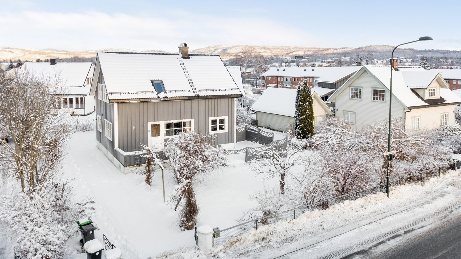 Området er rolig og veletablert, byr på et trygt og trivelig bomiljø. Galleribilde