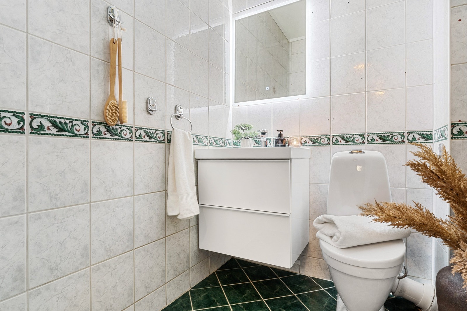 Borettslaget har i 24/25 fornyet alle avløpsrør og sluker i alle leiligheter i laget. Galleribilde