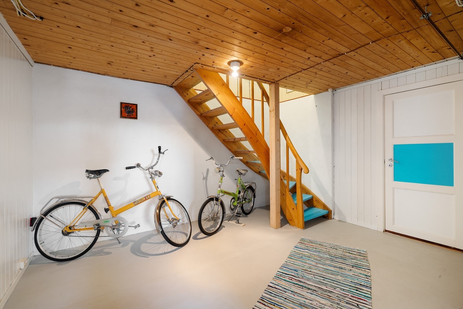 Gang i underetasje Galleribilde