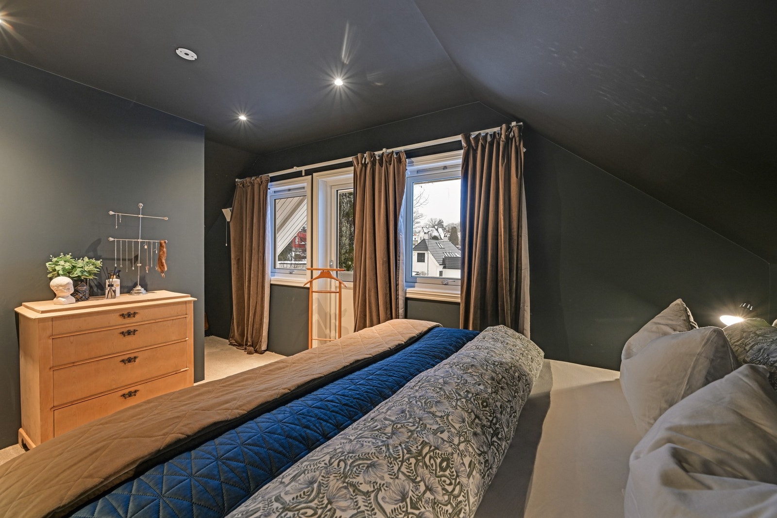 Hovedsoverom med utgang til luftebalkong Galleribilde