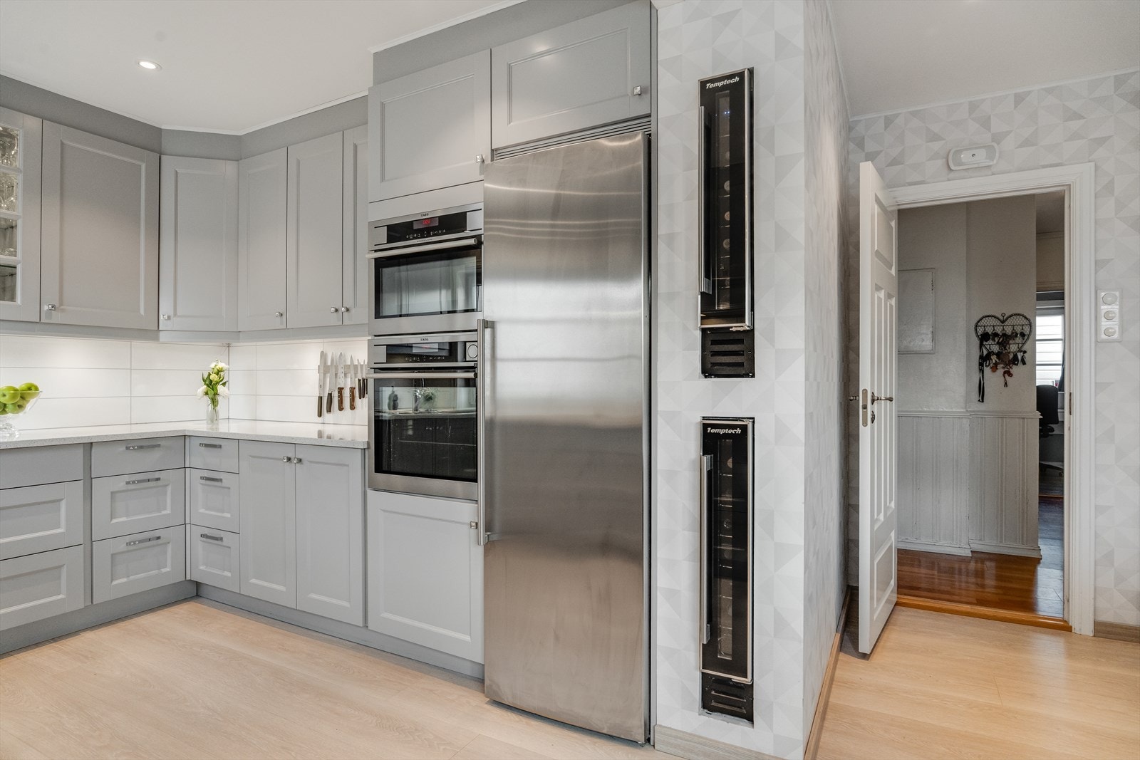 Innebygget Temptech vinskap Galleribilde