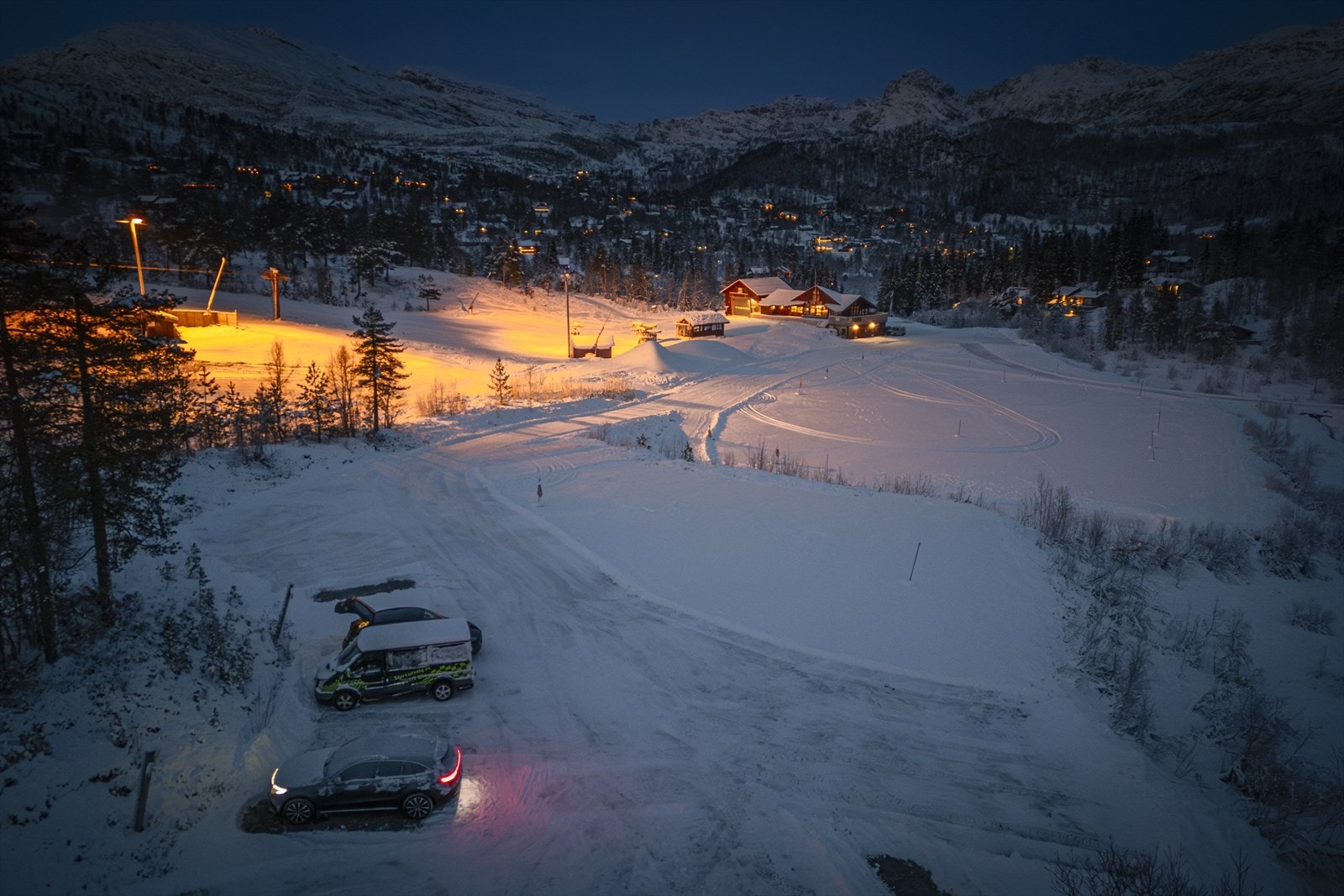 Fra hytten er det kun ca. 300 meter til Furedalen Alpinsenter. Galleribilde