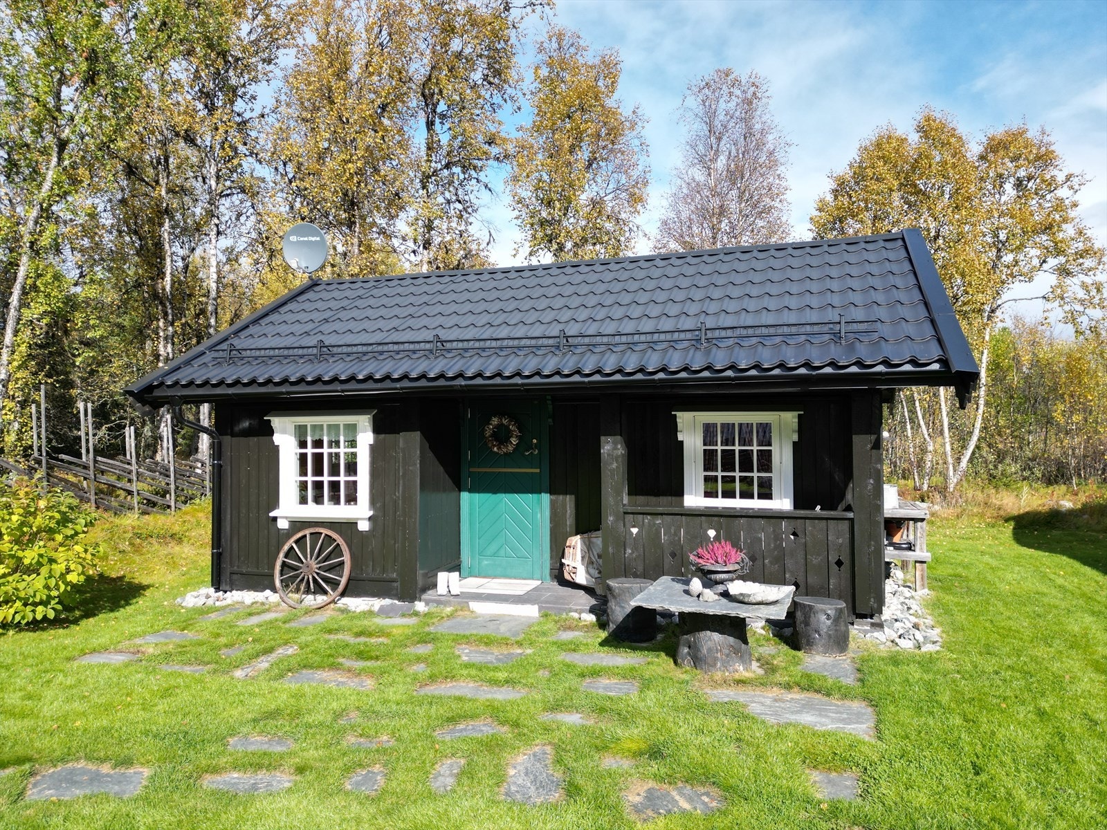 Like over tunet finnes et trivelig anneks. Galleribilde