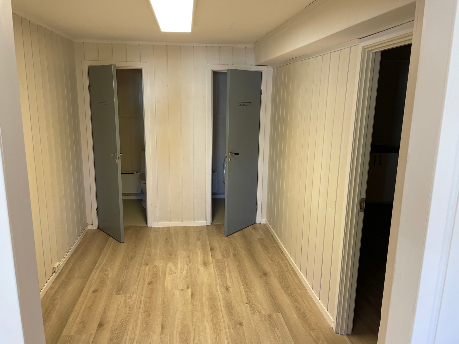 Garderobe Galleribilde