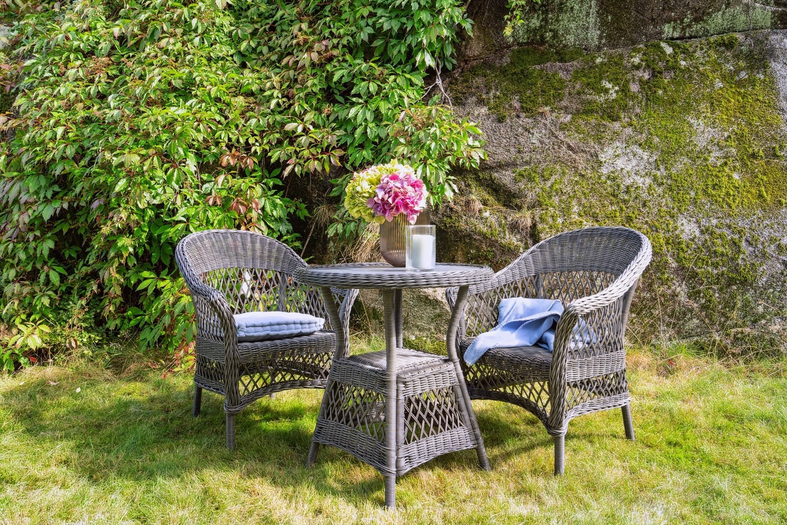 Eiendommen byr på flere koselige uteplasser Galleribilde