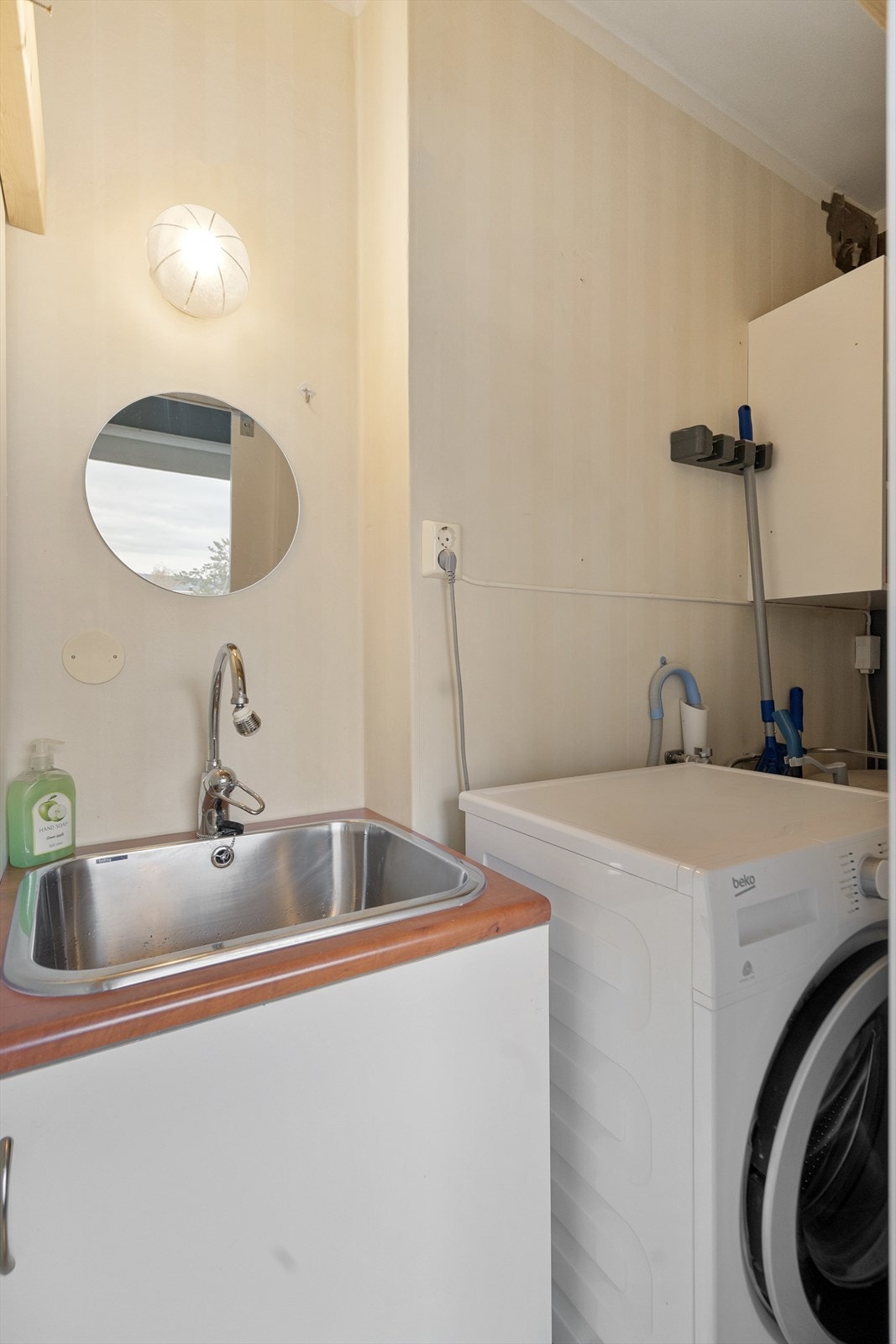 Vaskerom Galleribilde