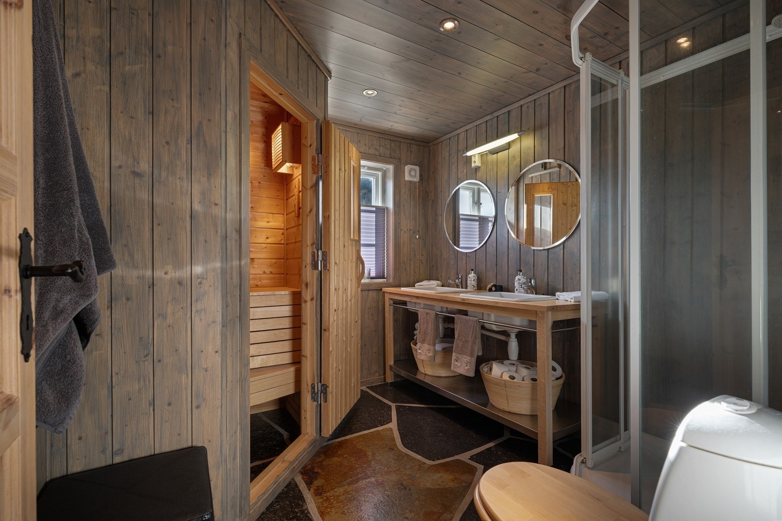 Inngang til badstue fra bad. Galleribilde