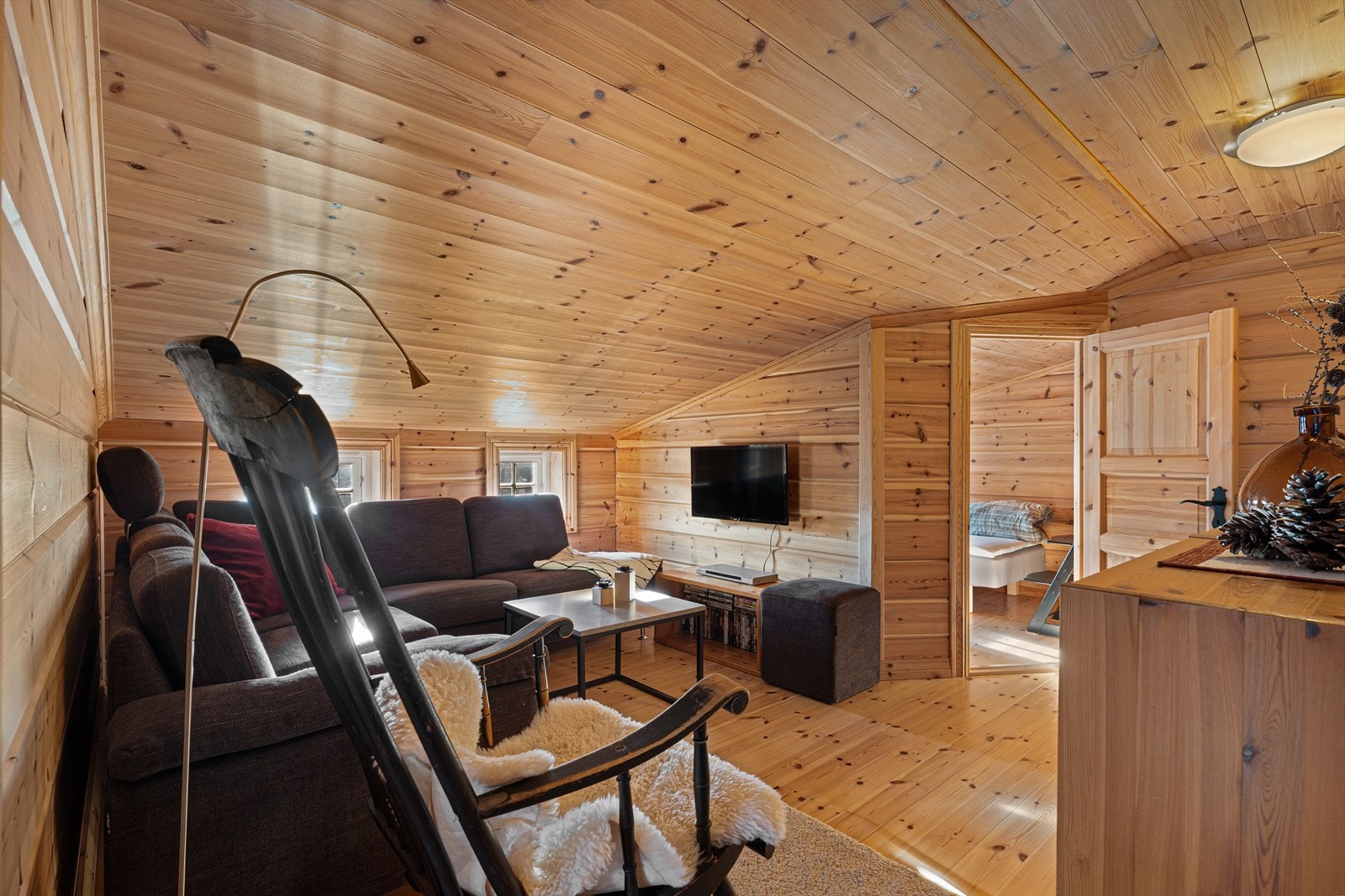 Loftstue. Galleribilde