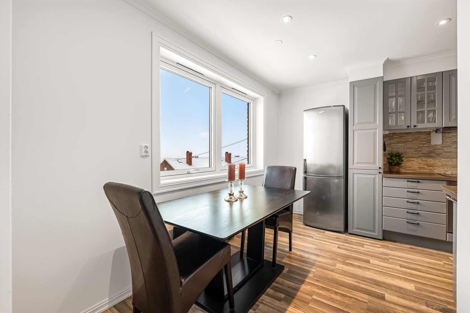 Her er det plass til spisebord i forlengelsen av kjøkkenet. Galleribilde