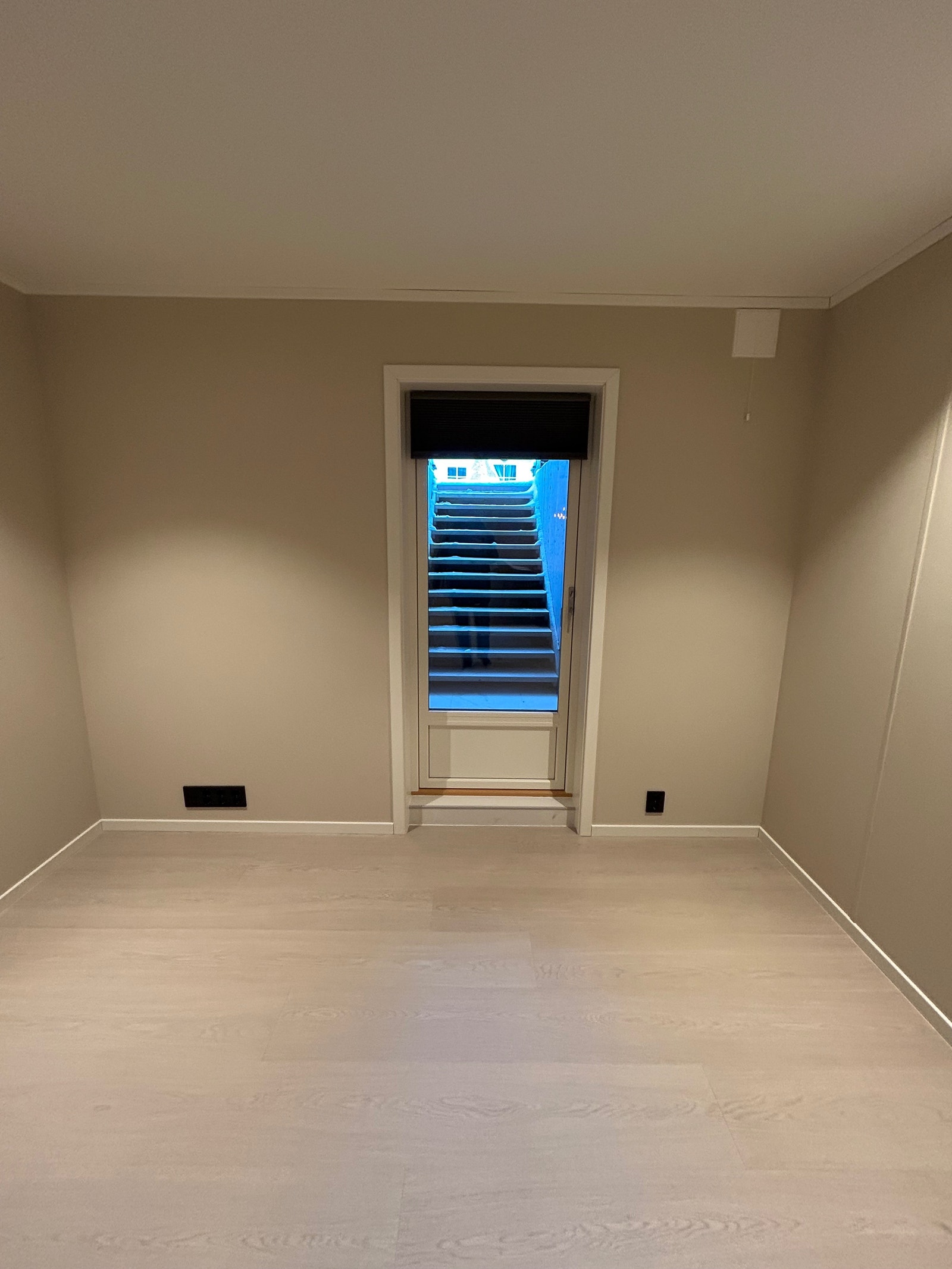 Utgang til hage. Galleribilde