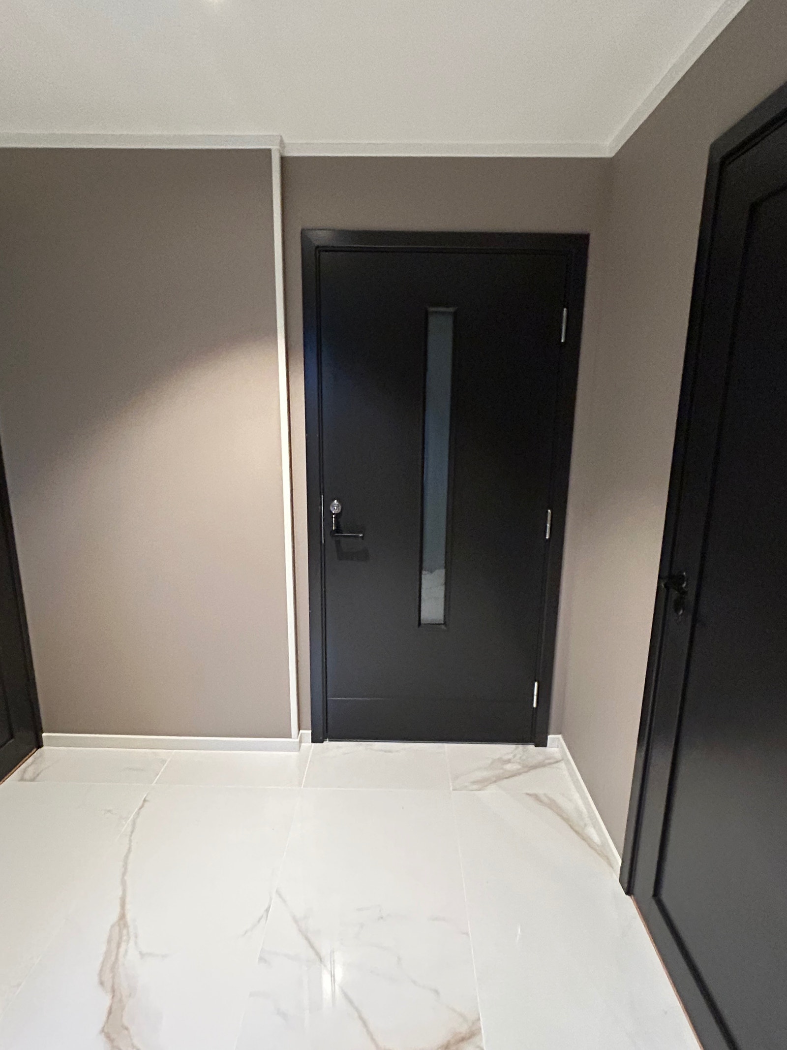 Inngangsdør leilighet Galleribilde