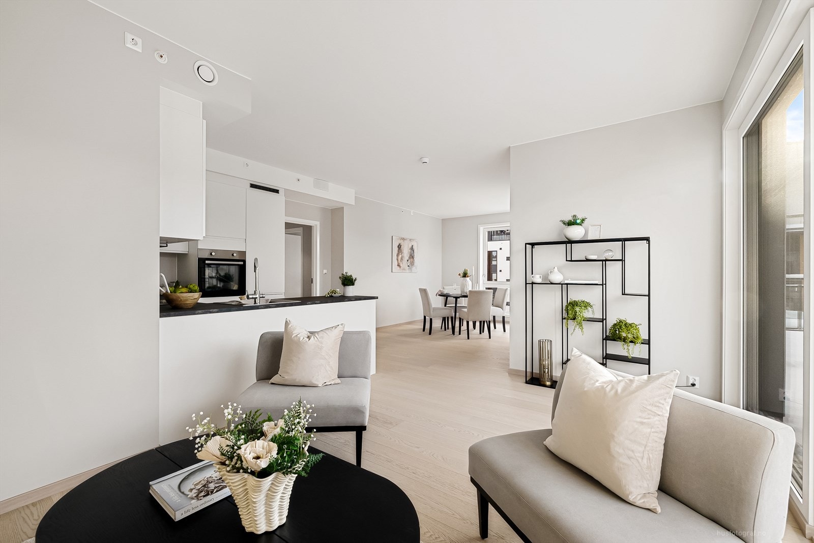 Leiligheten gir en god romfølelse med den ekstra gode takhøyden Galleribilde