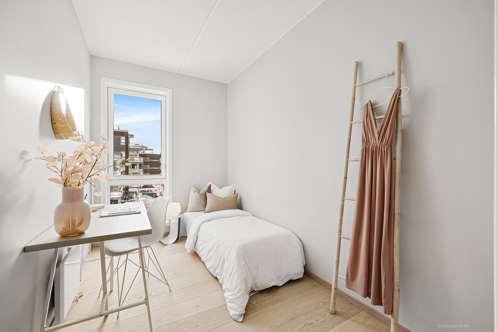 Vinduer kan åpnes helt eller settes i luftemodus. Galleribilde