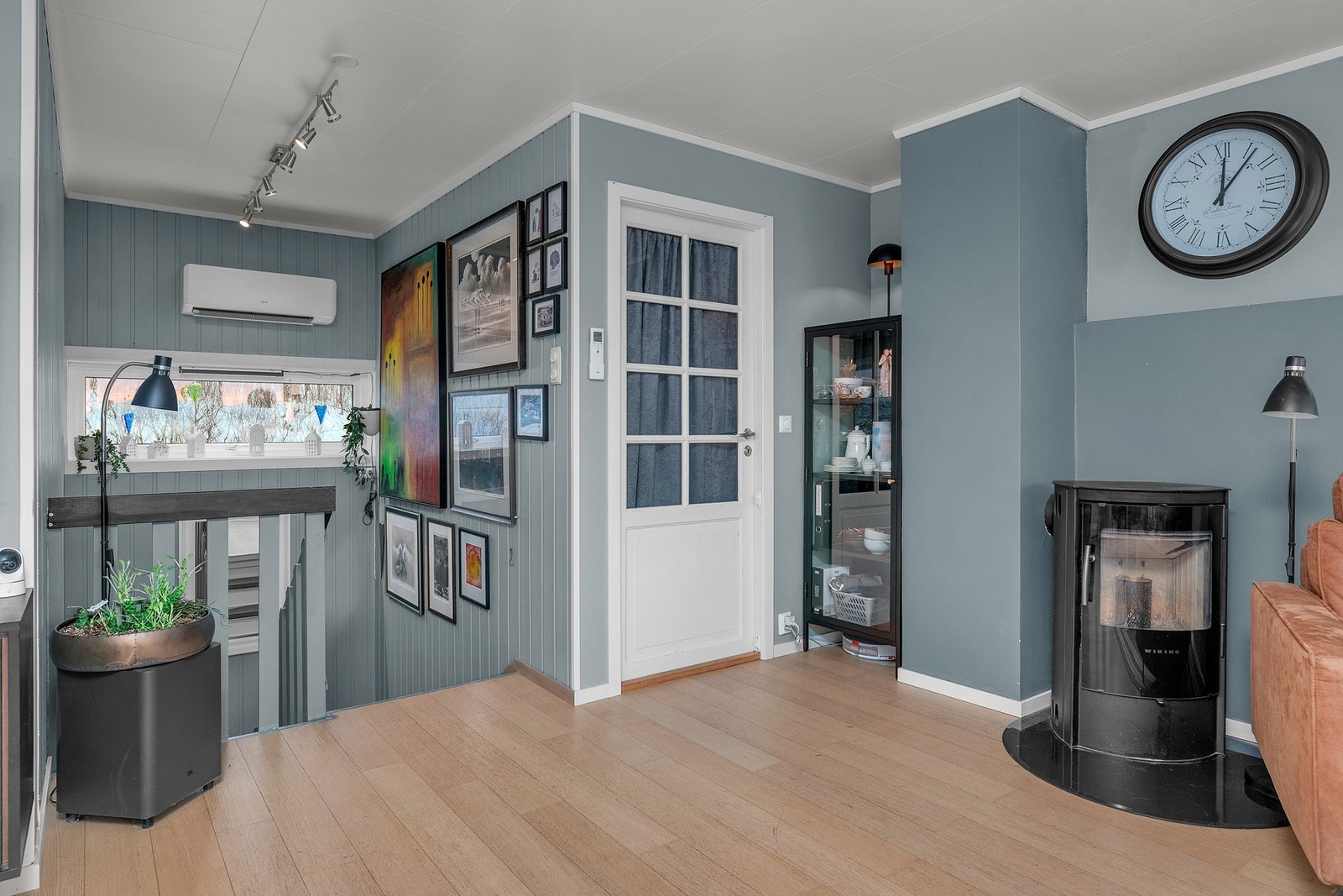 I 2.etasje er det også et disponibelt rom som i dag brukes til kontor Galleribilde