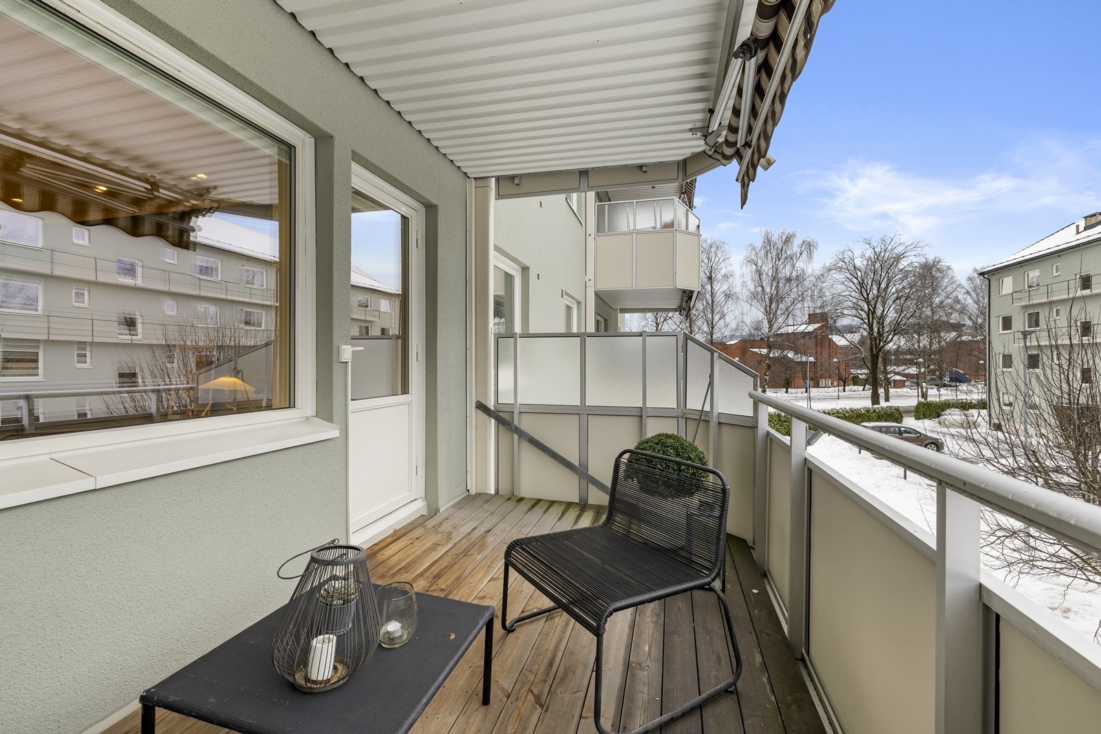 Balkongen er vestvendt og har gode solforhold. Galleribilde