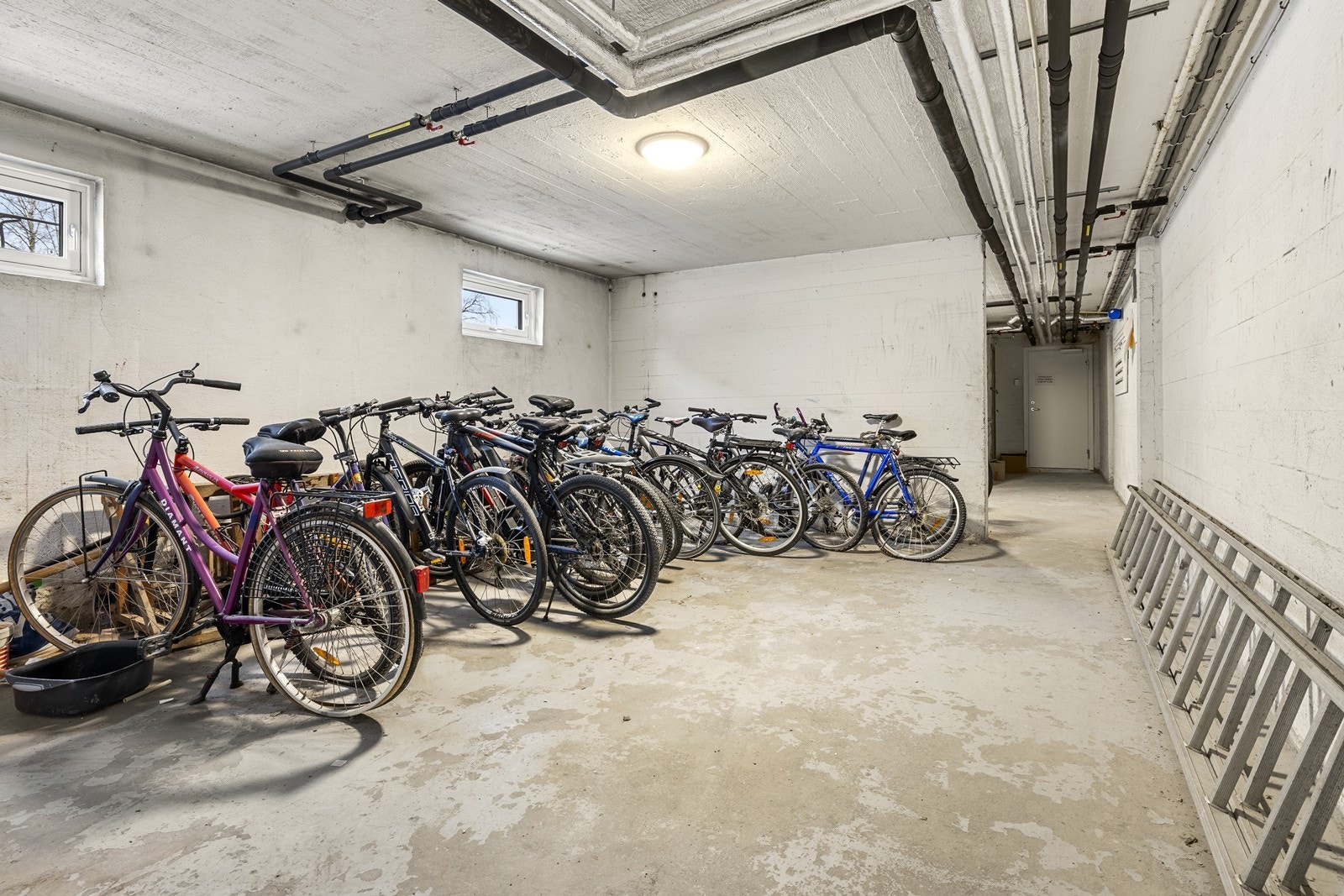 I fellesarealene er det en praktisk og romslig sykkelbod. Galleribilde