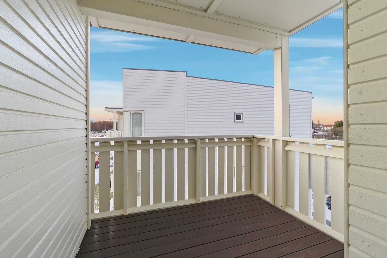 Takoverbygget balkong med svært gode lys- og solforhold Galleribilde