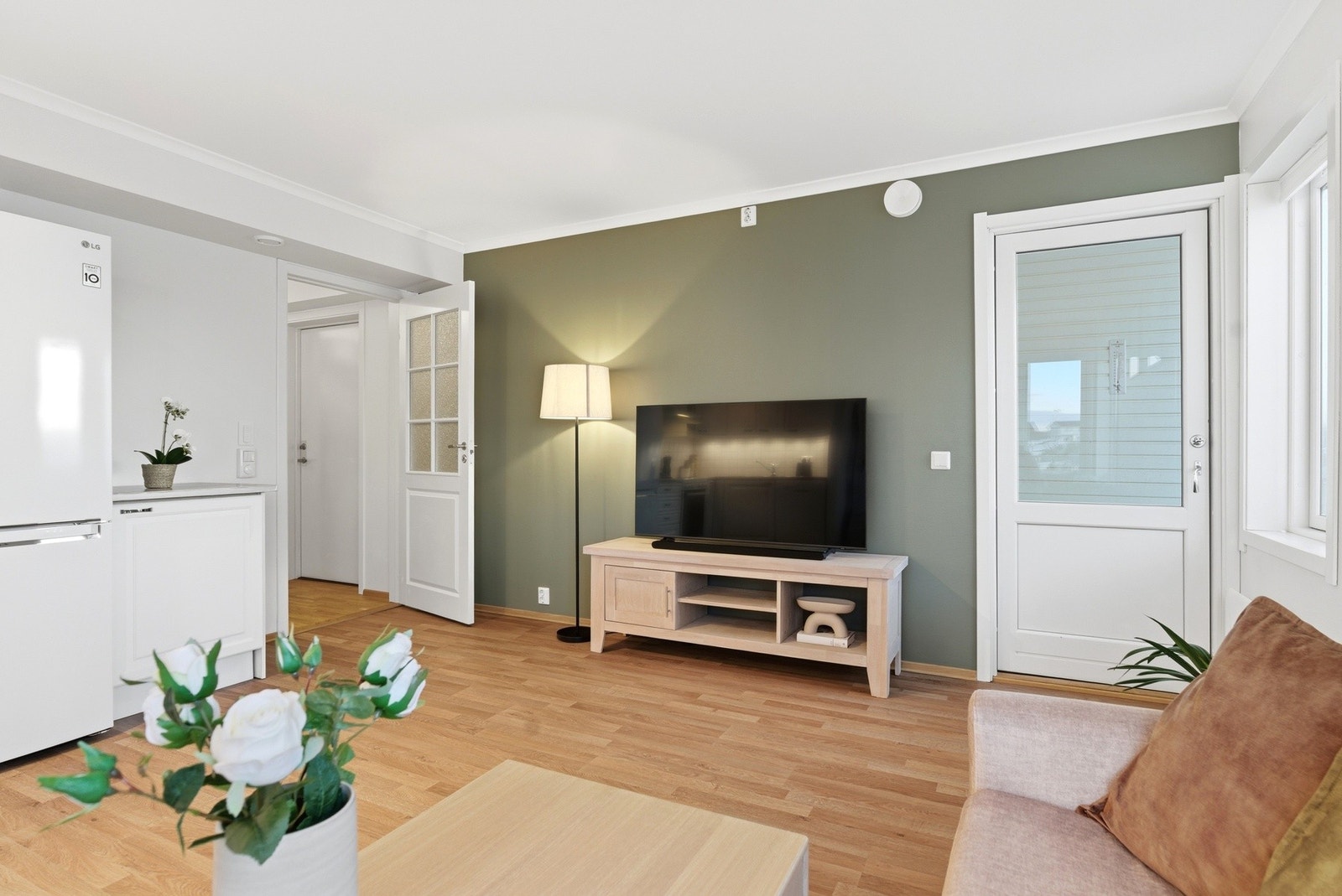 Utgang til takoverbygget balkong fra stuen Galleribilde