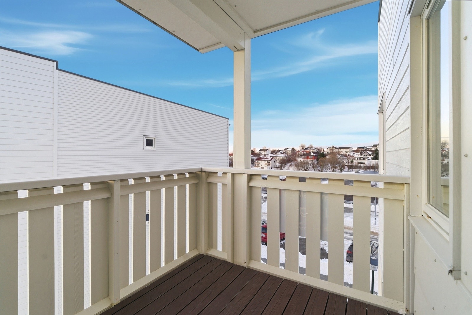 Takoverbygget balkong med svært gode lys- og solforhold Galleribilde