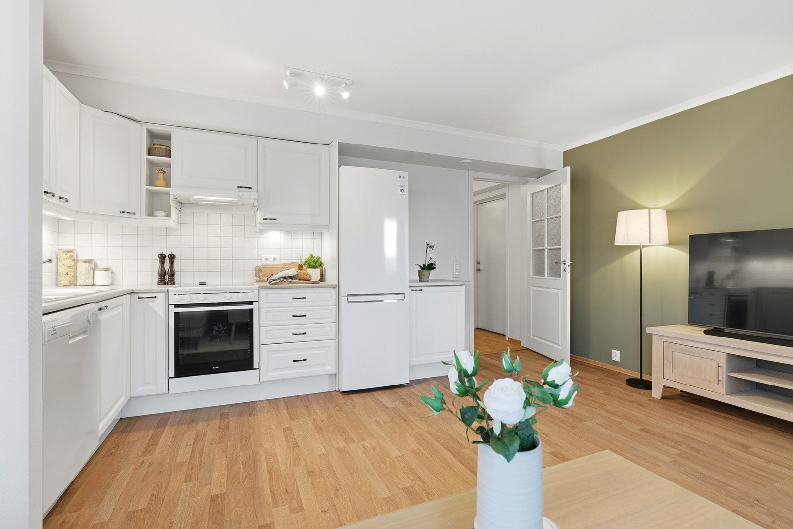 Leiligheten oppleves som tiltalende og bør sees! Galleribilde