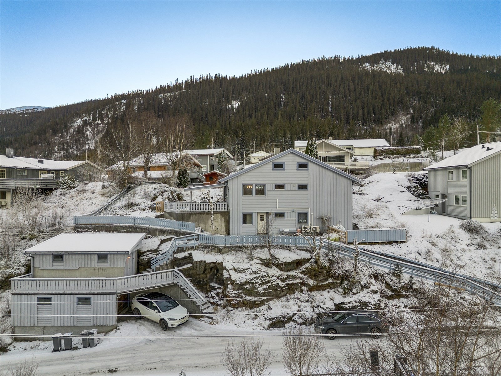 Boligen ligger i et etablert boligfelt Galleribilde