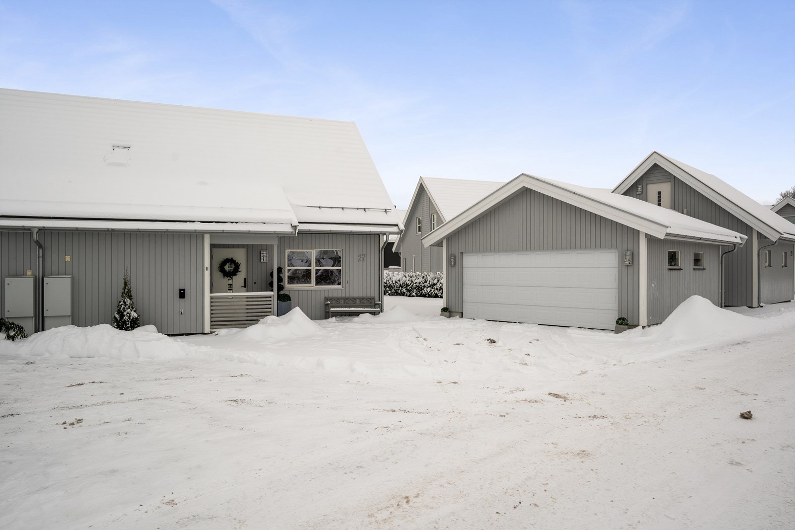 Boligen har en ypperlig beliggenhet på Bjørnstadtunet i Grålum, med kort vei til det meste. Galleribilde