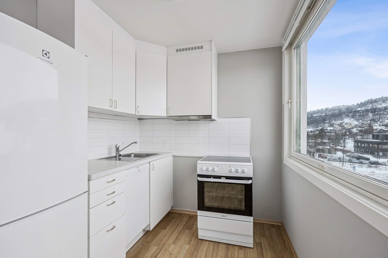 Kjøkken med hvitevarer Galleribilde