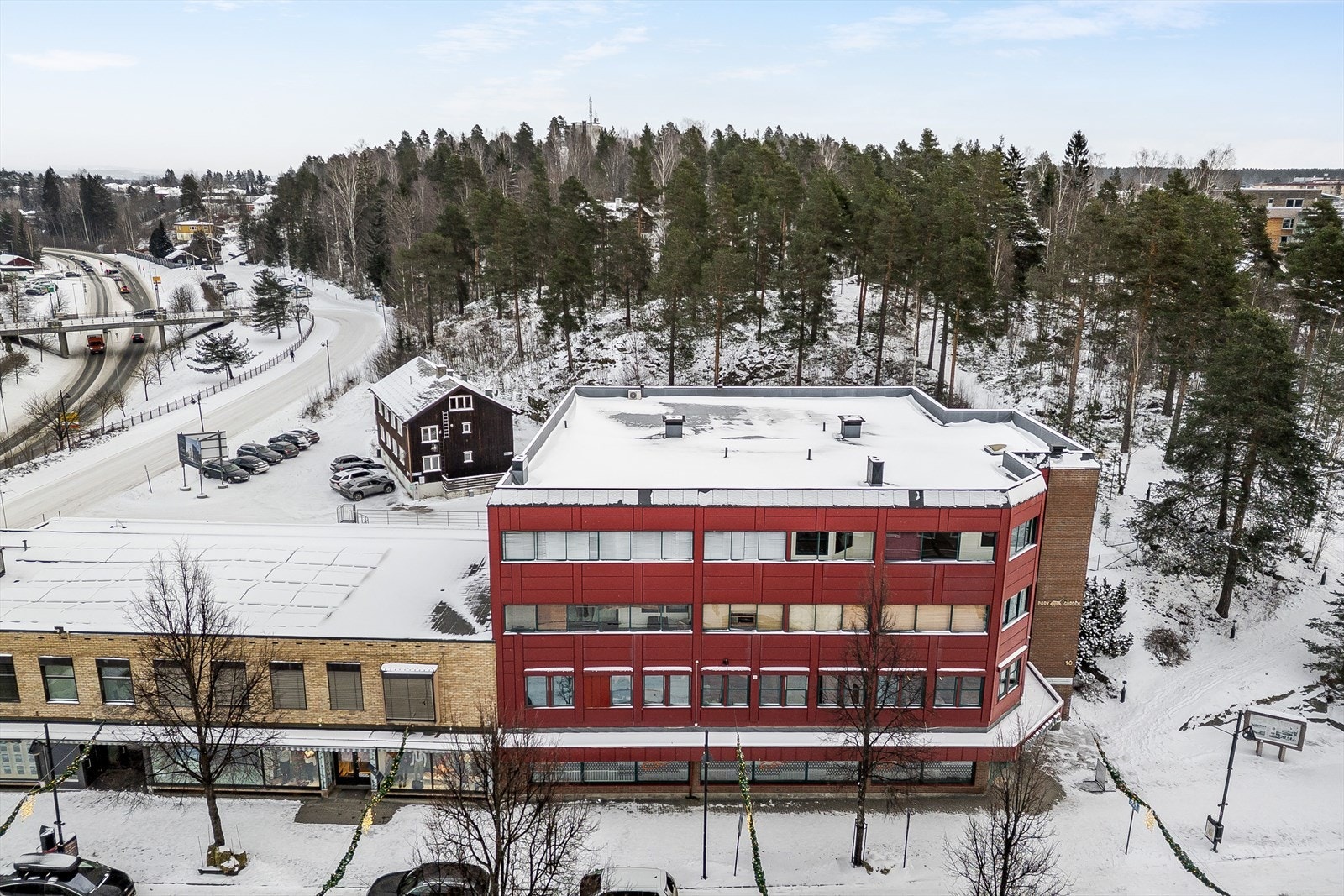 Leilighetens sentrale beliggenhet gir kort avstand til det aller meste Elverum by har av fasiliteter. Galleribilde
