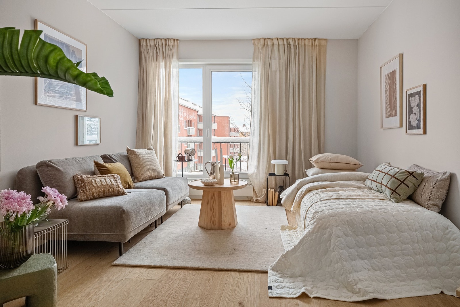 Leiligheten ligger fint til i 2. etasje og har en god planløsning. Galleribilde