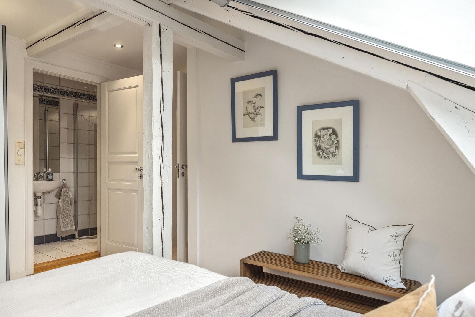 Rommet har også direkte tilgang til eget bad Galleribilde