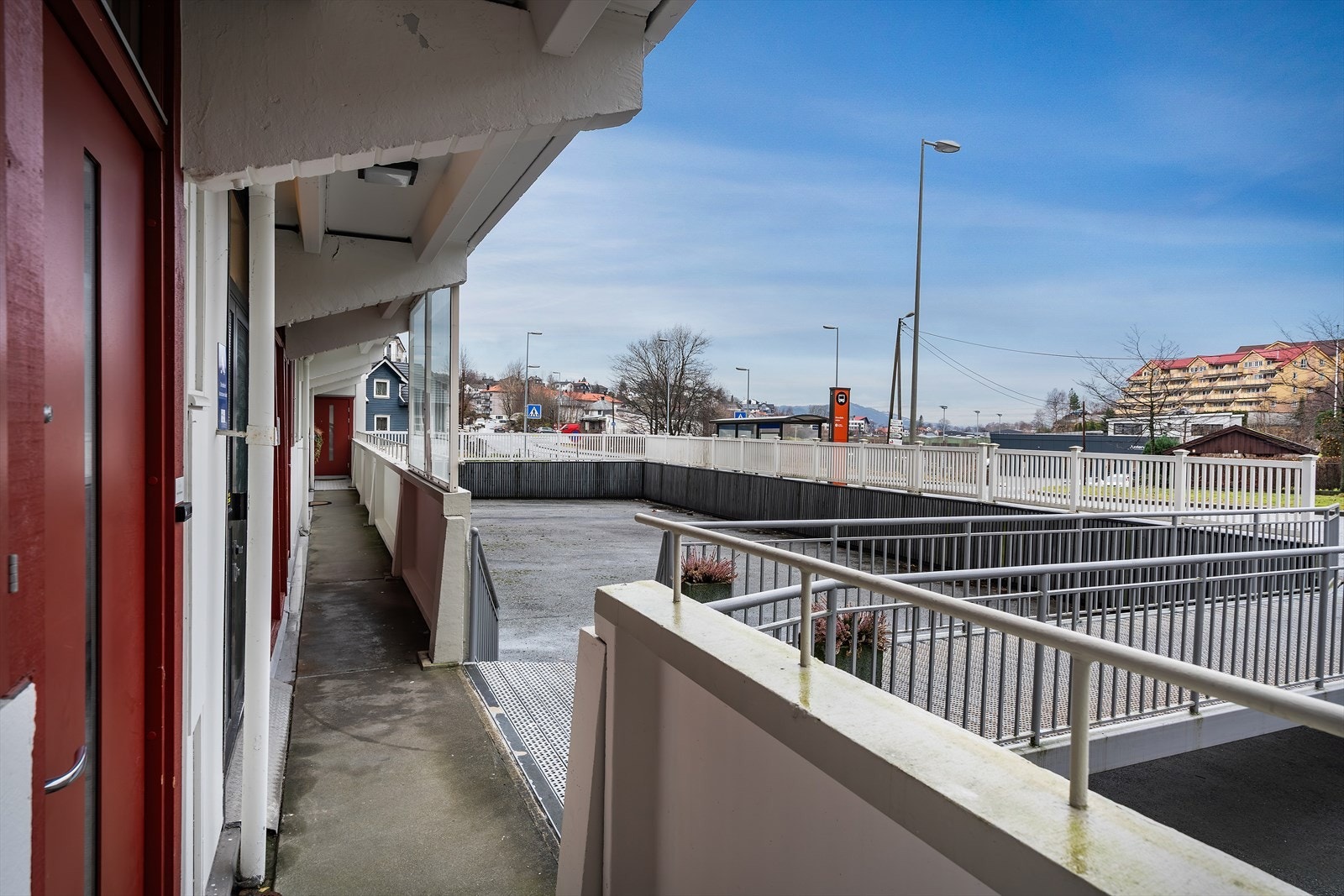 - Trappefri adkomst til leiligheten og busstopp like ved - Galleribilde