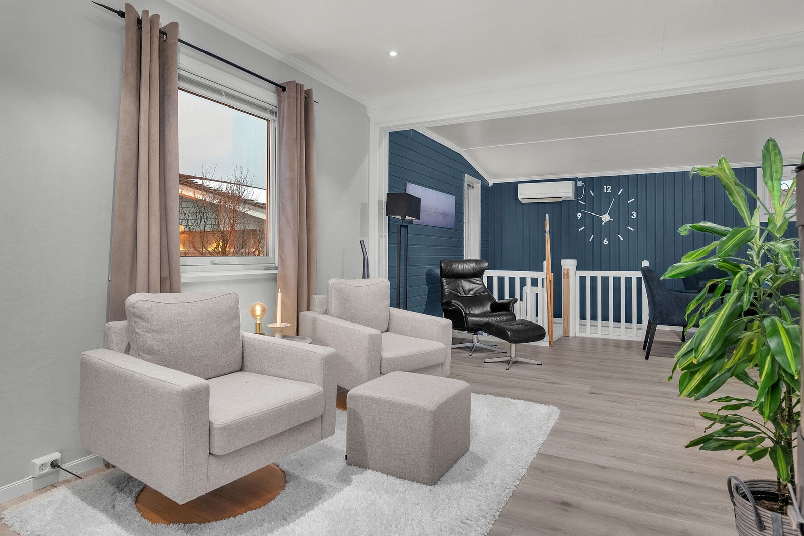 Mellom 1992 og 2025 er det skiftet diverse vinduer i boligen. Galleribilde