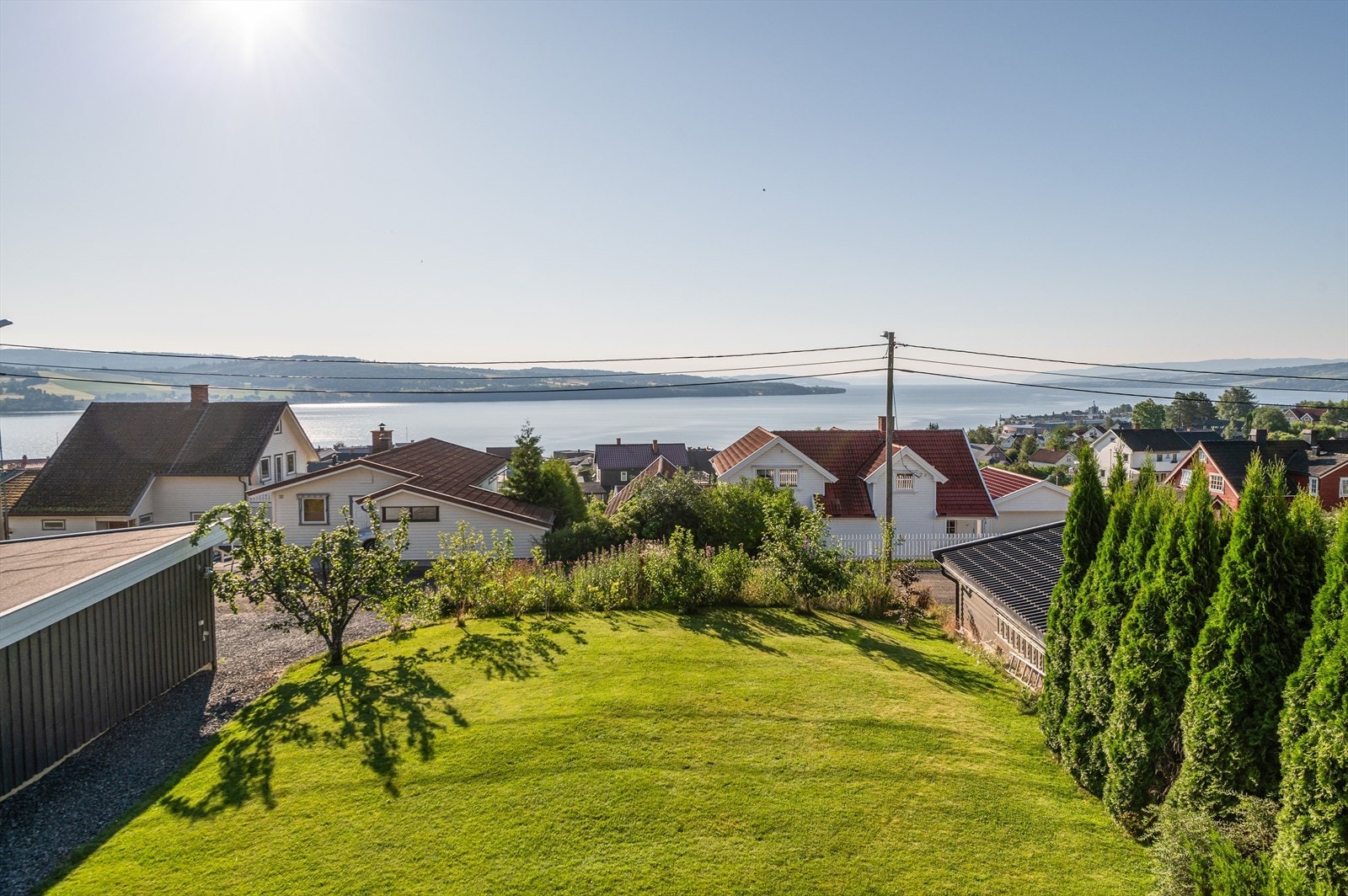 Utsikt mot Mjøsa. Galleribilde