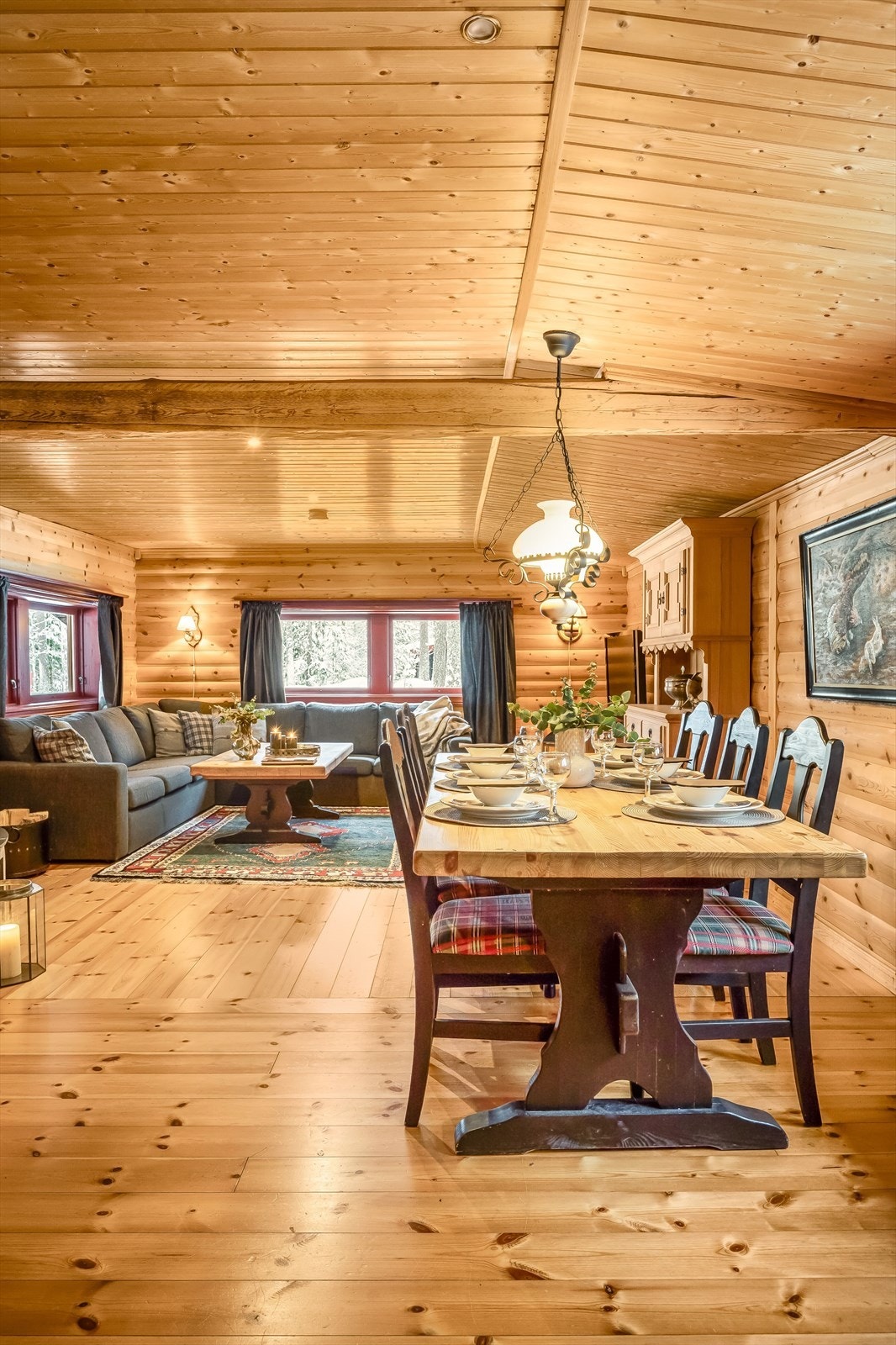 Fritidsboligen ble oppgradert i blant annet 2012 med nye gulv og nye underskap og hvitevarer på kjøkkenet. Galleribilde