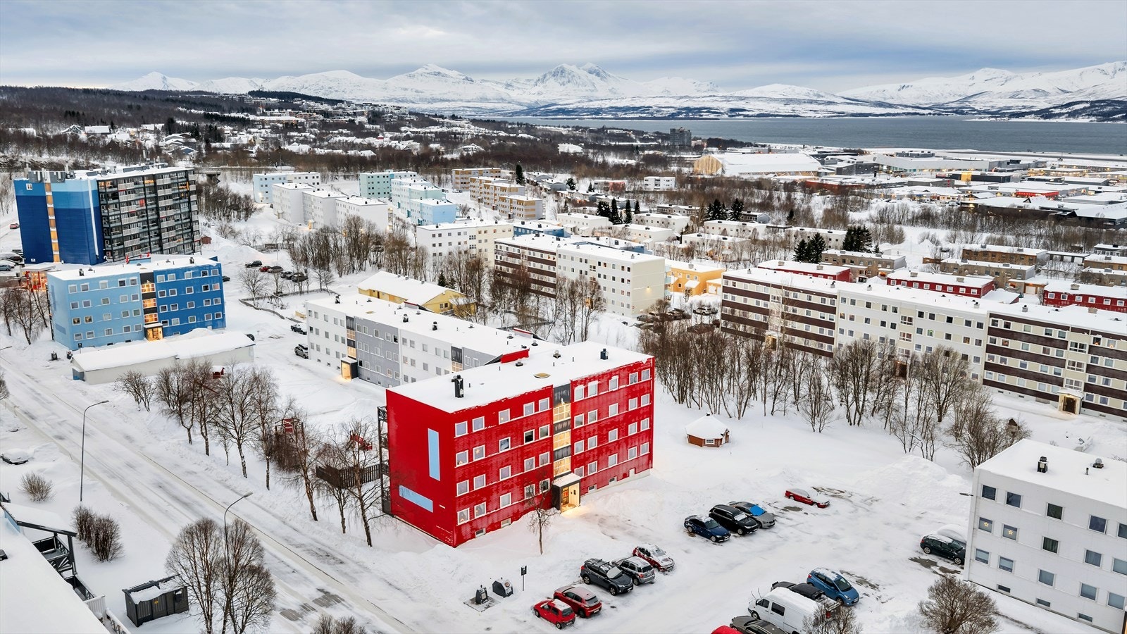 Her har du blant annet gangavstand til barnehage/skole, dagligvarebutikk, Jekta, og UiT- perfekt kjøp for studenter! Galleribilde