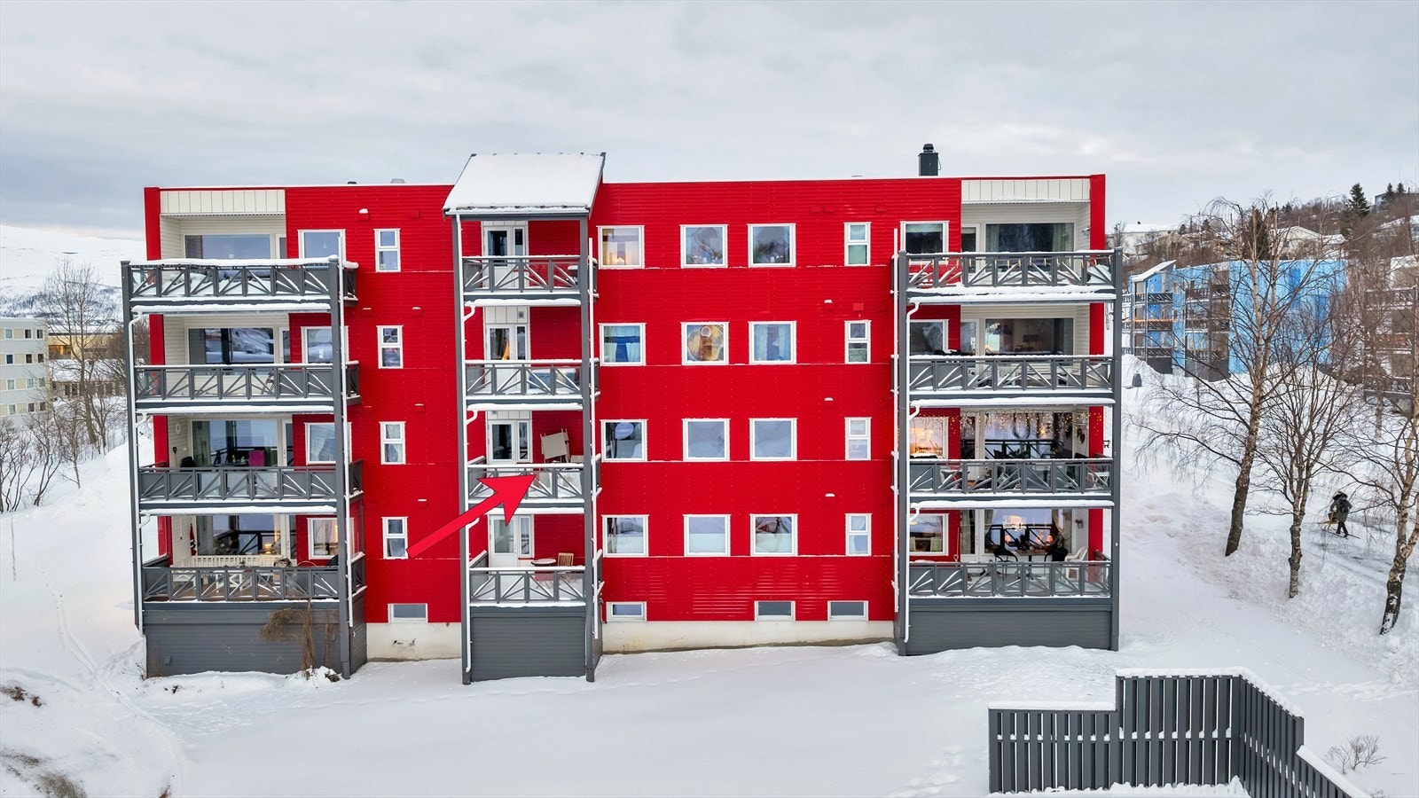 Borettslaget gjennomførte en renovering i 2020-2023 av fasader, balkonger, bytting av vinduer og dører, piperenovering, m.m. Galleribilde