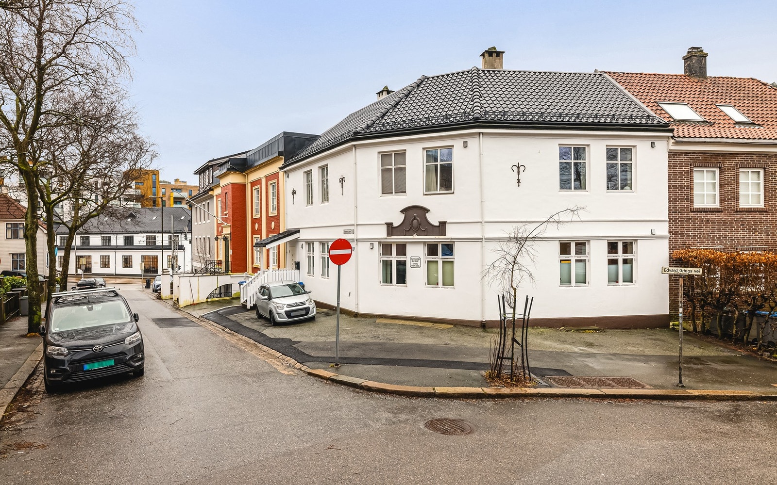 En flott og praktisk 2-roms leilighet i bygg som ble rehabilitert i 2006 med supersentral beliggenhet på Kronstad. Galleribilde